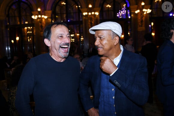 Exclusif - Éric Métayer et Pascal Légitimus lors de la soirée de lancement de La nuit des Molières 2024 à l'hôtel InterContinental Paris - Le Grand le 30 septembre 2024. © Rachid Bellak / Bestimage 