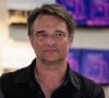 David Hallyday signe son livre au Festival du livre de Paris, au Grand Palais éphémère, le 14 avril 2024.