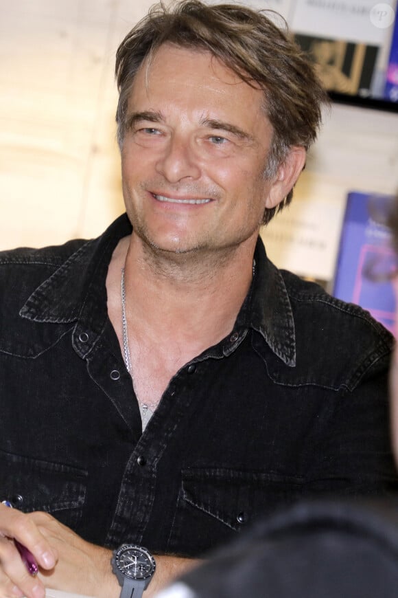 David Hallyday au Festival du Livre de Paris 2024 au Grand Palais Éphémère le 14 avril 2024.