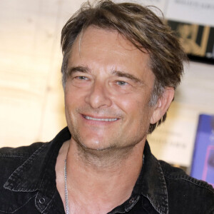 David Hallyday au Festival du Livre de Paris au Grand Palais Éphémère