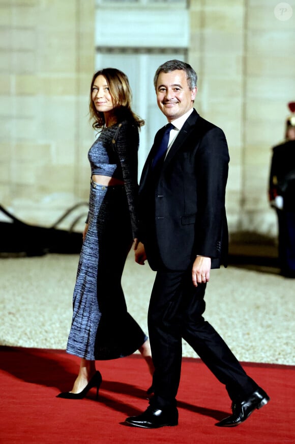 Main dans la main avec Rose-Marie Devillers que l'ancien ministre a fait son entrée sur le parvis de l'Elysée, ce lundi 14 octobre.
Gérald Darmanin et sa femme Rose-Marie Devillers arrivant au dîner d'état au palais de l'Elysée à Paris en l'honneur de la visite du roi et de la reine de Belgique en France le 14 octobre 2024. © Dominique Jacovides / Bestimage