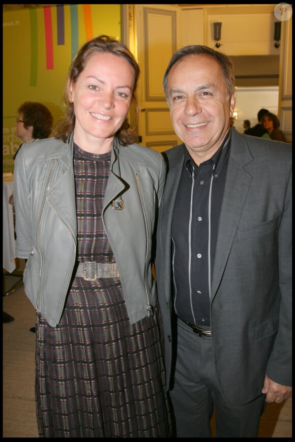 Cendrine et Patrice Dominguez - Michel Leeb reçoit les insignes de Chevalier de l'ordre national de la légion d'honneur.