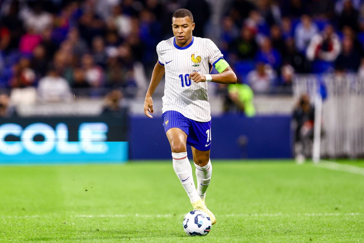 Photo Mbappe Kylian attaquant de la France pendant le match de l'UEFA