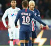 Sa virée de cinq jours semble avoir coûté cher à l'ex-partenaire de Neymar, au sens propre comme au sens figuré... 
Kylian Mbappe (PSG) et Neymar (PSG) - Match de Ligue 1 Conforama "PSG - Amiens (4-1)" au Parc des Princes à Paris. Le 21 décembre 2019 © Gwendoline Le Goff / Panoramic / Bestimage 