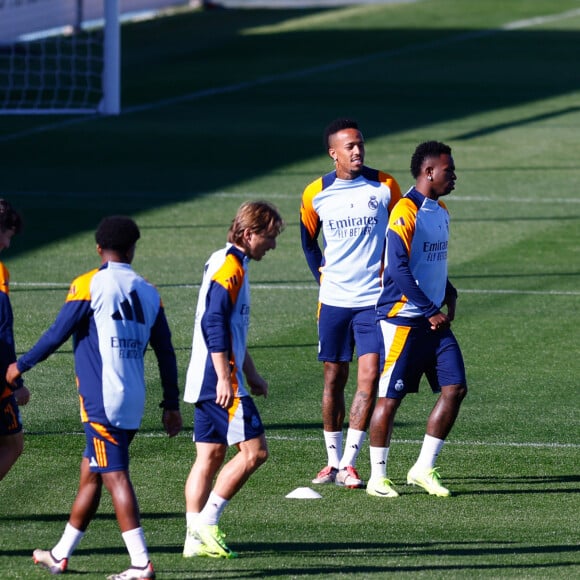 Kylian Mbappé du Real Madrid regarde pendant la journée d'entraînement du Real Madrid avant le match de football de la Ligue espagnole, LaLiga EA Sports, contre le Celta de Vigo à la Ciudad Deportiva Real Madrid, le 18 octobre 2024, à Valdebebas, Madrid, Espagne. Dennis Agyeman/AFP7 via ZUMA Press Wire/Bestimage