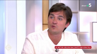 "Il passait beaucoup de temps devant..." : Alain-Fabien Delon raconte l'activité favorite de son père Alain Delon l'année avant sa disparition