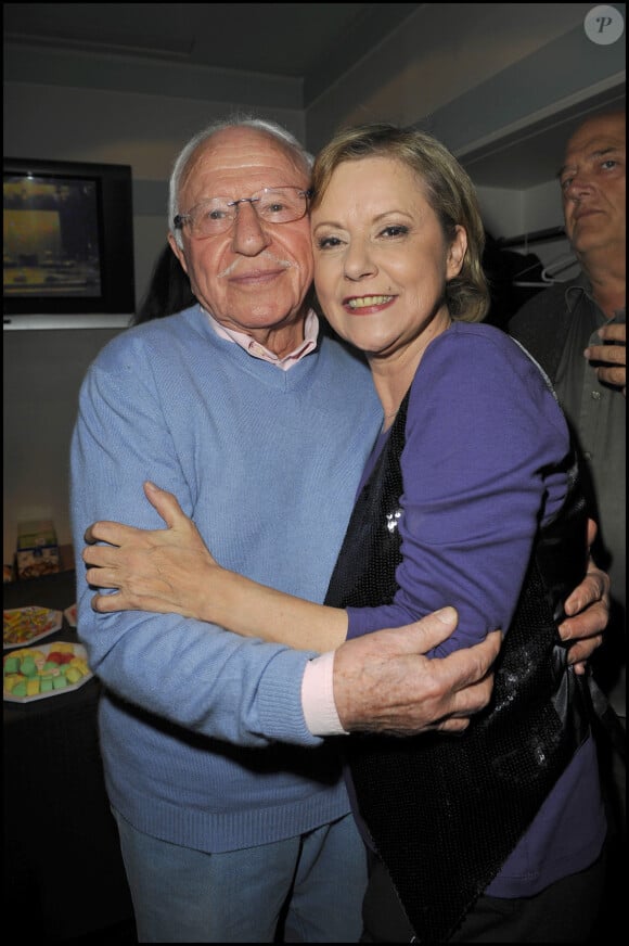 Ce vétérinaire au parcours incroyable avait rencontré Dorothée au début des années 70...
Le docteur Michel Klein et Dorothée los du concert de Dorothée a l'olympia paris.