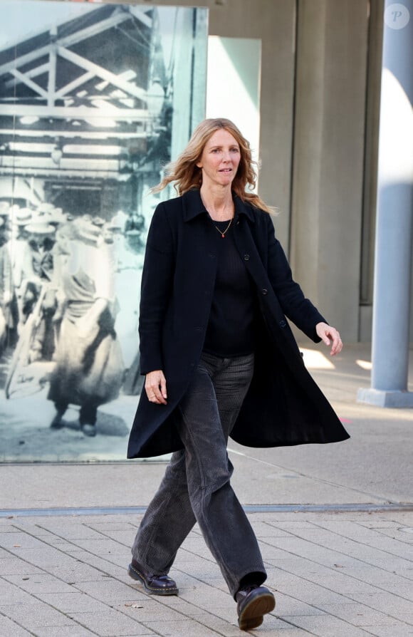 Sandrine Kiberlain - I.Huppert a dirigé le tournage de la reproduction du film documentaire muet de 1895 par le regretté cinéaste français Louis Lumière " La Sortie de l'usine Lumière à Lyon " dans le cadre de la 16ème édition du Festival Lumière de Lyon, France, le 19 octobre 2024. © Dominique Jacovides/Bestimage 