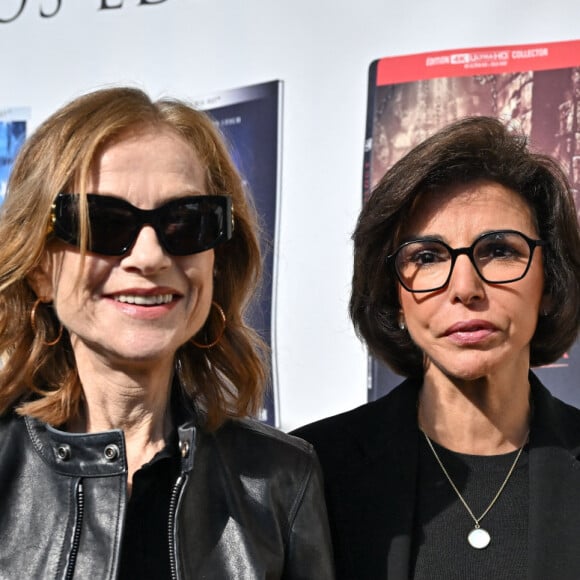 Isabelle Huppert dévoile une plaque commémorative en son honneur aux côtés de la ministre de la Culture Rachida Dati lors du 16e Festival Lumière à Lyon, France, le 19 octobre 2024. Photo par Julien Reynaud/APS-Medias/ABACAPRESS.COM