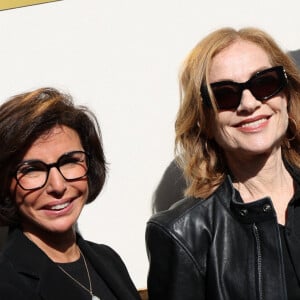 Iréne Jacob, Rachida Dati, Ministre de la Culture, Isabelle Huppert - I.Huppert a dévoilé une plaque à son nom sur l'une des façades de l'institut Lumière dédié aux Prix Lumiére dans le cadre de la 16ème édition du Festival Lumière de Lyon, France, le 19 octobre 2024. © Dominic Jacovides/Bestimage  Isabelle Huppert attends the Isabelle Huppert's Plaque Unvelling during the 16th Film Festival Lumiere In Lyon on October 19, 2024 in Lyon, France.