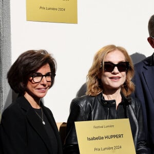 Rachida Dati, Ministre de la Culture, Isabelle Huppert - I.Huppert a dévoilé une plaque à son nom sur l'une des façades de l'institut Lumière dédié aux Prix Lumiére dans le cadre de la 16ème édition du Festival Lumière de Lyon, France, le 19 octobre 2024. © Dominic Jacovides/Bestimage  Isabelle Huppert attends the Isabelle Huppert's Plaque Unvelling during the 16th Film Festival Lumiere In Lyon on October 19, 2024 in Lyon, France.