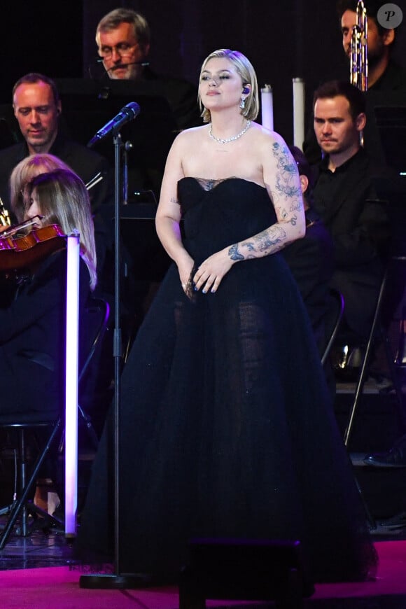 Louane lors de l'enregistrement sur la plage de l'émission 'Cannes chante le cinéma' qui sera diffusée sur France 2 le samedi 27 mai 2023 lors du 76ème Festival de Cannes. 25 mai 2023 à Cannes, France. Photo par Lionel Urman/ABACAPRESS.COM