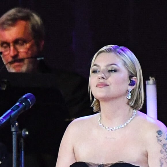 Louane lors de l'enregistrement sur la plage de l'émission 'Cannes chante le cinéma' qui sera diffusée sur France 2 le samedi 27 mai 2023 lors du 76ème Festival de Cannes. 25 mai 2023 à Cannes, France. Photo par Lionel Urman/ABACAPRESS.COM