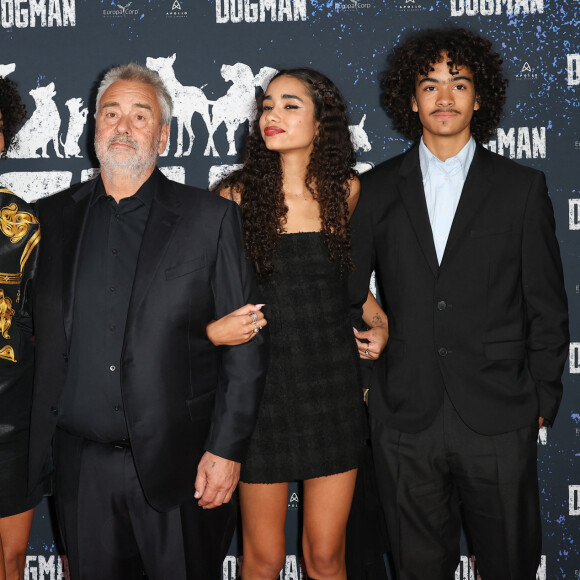 Thalia Besson, Virginie Besson-Silla, Luc Besson, Sateen Besson et Mao Besson - Avant-première du film "Dogman" au cinéma UGC Normandie à Paris le 19 septembre 2023. © Coadic Guirec/Bestimage 