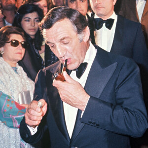 Les habitants ne l'ont pas oublié !
Archives - Lino Ventura avec sa femme Odette au Festival de Cannes.