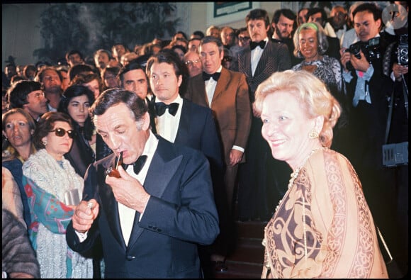 Les habitants ne l'ont pas oublié !
Archives - Lino Ventura avec sa femme Odette au Festival de Cannes.