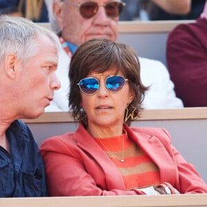 Julien Arnaud et Nathalie Renoux en tribunes lors des Internationaux de France de tennis de Roland Garros 2023 à Paris, France, le 2 juin 2023. © Moreau-Jacovides/Bestimage 