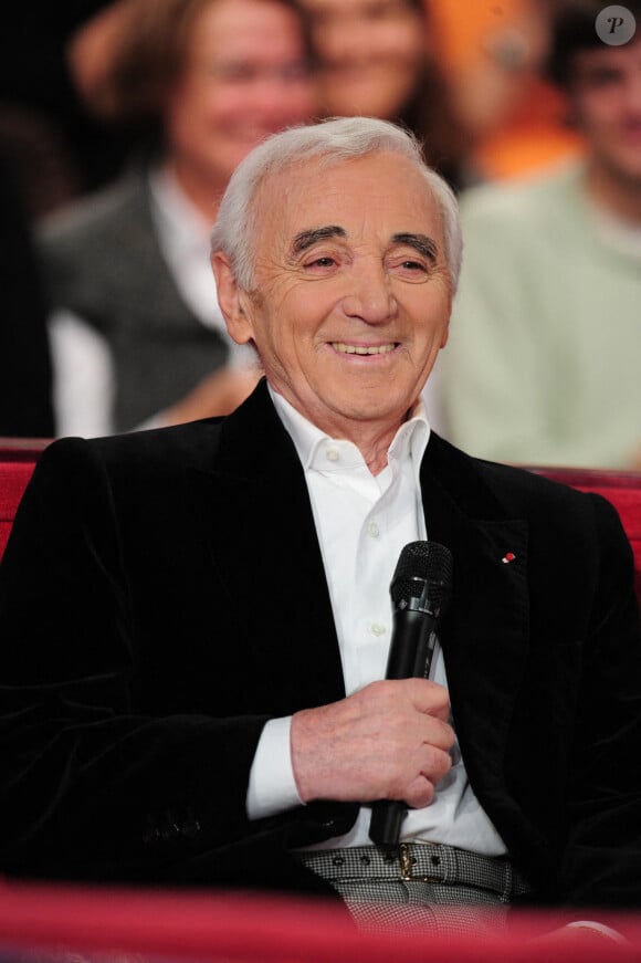 Charles Aznavour lors de l'enregistrement de l'emission Vivement Dimanche a Paris, France, le . Photo Max Colin/ABACAPRESS.COM