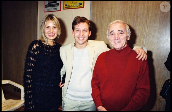 Archives - Charles Aznavour avec son fils Mischa dans les loges du Palais des Congrès en 2000