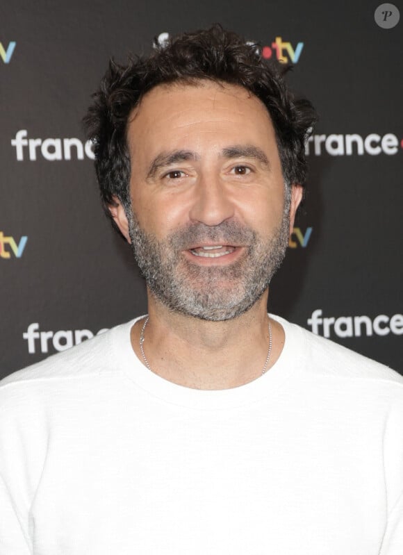 Mathieu Madénian au photocall de la conférence de presse de rentrée de France Télévisions à Paris, France, le 4 septembre 2024. © Coadic Guirec/Bestimage 