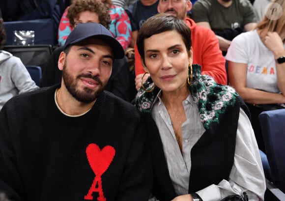 Cristina Cordula et son fils Enzo - People dans les tribunes du Rolex Paris Bercy Masters 1000 remporté par Novak Djokovic contre Grigor Dimitrov , le 4 novembre 2023. © Veeren/Bestimage