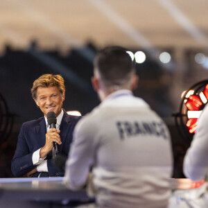 Exclusif - Laurent Delahousse - Personnalités sur le plateau de l'émission "Paris 2024 : merci! La grande soirée événement" sur les Champs-Elysées à Paris, à l'occasion des Jeux Olympiques et Paralympiques Paris 2024, diffusée en direct sur France 2, le 14 septembre 2024 © Perusseau-Ramsamy / Bestimage 