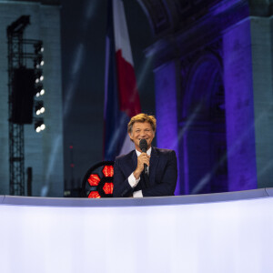 Exclusif - Laurent Delahousse - Personnalités sur le plateau de l'émission "Paris 2024 : merci! La grande soirée événement" sur les Champs-Elysées à Paris, à l'occasion des Jeux Olympiques et Paralympiques Paris 2024, diffusée en direct sur France 2, le 14 septembre 2024 © Perusseau-Ramsamy / Bestimage 