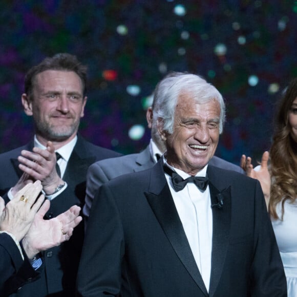 Jean Dujardin, Claude Brasseur, Jean-Paul Rouve, Jean-Paul Belmondo (Smoking Dior, chaussures Carvil) , Alice Pol , Françoise Fabian - 42ème cérémonie des César à la salle Pleyel à Paris le 24 février 2017. © Olivier Borde / Dominique Jacovides / Bestimage 