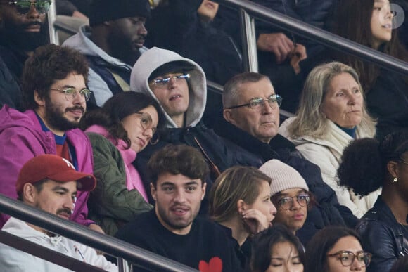 Raphaël Quenard et Anaïde Rozam sont apparus très complices
 
Raphaël Quenard avec Anaïde Rozam en tribunes du match de Ligue 1 McDonald's opposant le Paris Saint-Germain (PSG) au Racing Club de Strasbourg Alsace (4-2) au Parc des Princes à Paris, France, le 19 octobre 2024. © Cyril Moreau/Bestimage