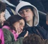 Raphaël Quenard et Anaïde Rozam étaient ensemble pour le match du PSG
 
Raphaël Quenard avec Anaïde Rozam en tribunes du match de Ligue 1 McDonald's opposant le Paris Saint-Germain (PSG) au Racing Club de Strasbourg Alsace (4-2) au Parc des Princes à Paris, France, le 19 octobre 2024. © Cyril Moreau/Bestimage