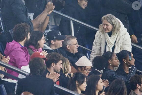 L'acteur a été vu au Parc des Princes avec Anaïde Rozam
 
Raphaël Quenard avec Anaïde Rozam en tribunes du match de Ligue 1 McDonald's opposant le Paris Saint-Germain (PSG) au Racing Club de Strasbourg Alsace (4-2) au Parc des Princes à Paris, France, le 19 octobre 2024. © Cyril Moreau/Bestimage