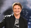 David Hallyday sera la star de ce numéro de "Vivement dimanche". D'ailleurs, on peut voir une photo de Laura Smet apparaître lorsqu'il chante, peut-être interprétera-t-il la chanson de son père dédiée à sa soeur.
Exclusif - David Hallyday - Enregistrement de l'émission "Vivement Dimanche", présentée par M.Drucker et diffusée le 27 octobre sur France 3 © Guillaume Gaffiot / Bestimage 