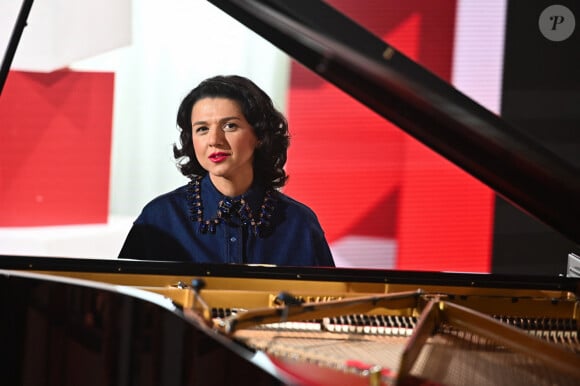 Exclusif - Khatia Buniatishvili - Enregistrement de l'émission "Vivement Dimanche", présentée par M.Drucker et diffusée le 27 octobre sur France 3 © Guillaume Gaffiot / Bestimage 