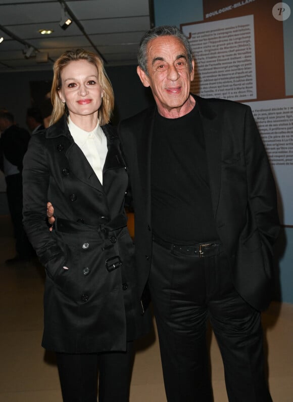 Thierry Ardisson et sa femme Audrey Crespo-Mara - Vernissage de l'exposition Jean Gabin à l'Espace Landowski / Musée des Années 30 à Boulogne-Billancourt le 8 mars 2022. © Coadic Guirev/Bestimage