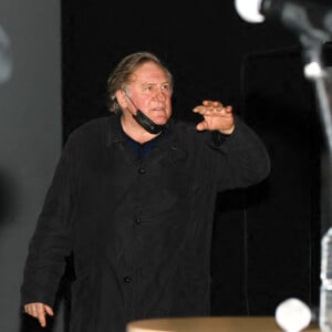 "Gérard Depardieu est extrêmement affecté et malheureusement, ses médecins lui interdisent de se présenter à l'audience", avait indiqué maître Jérémie Assous.
Gérard Depardieu lors du Festival Premiers Plans à Angers le 28 janvier 2022 pour la présentation du film "Umani" © Laetitia Notarianni / Bestimage