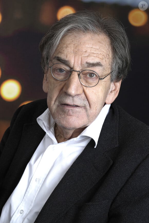 "Son rapport à la langue française est pour le moins distendu", conclut Alain Finkielkraut

Portrait de Alain Finkielkraut lors de l'enregistrement de l'émission "Chez Jordan de Luxe" à Paris. Le 6 novembre 2023 © Cédric Perrin / Bestimage