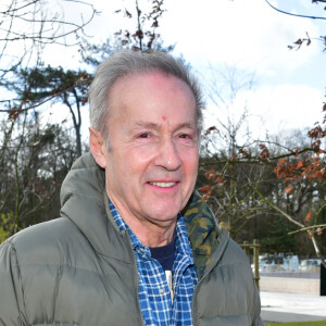 Gérard Klein lors du lancement de l'opération Kinder "Qui Court Donne !" au profit du Secours Populaire à la Grande Verrière du Jardin d'Acclimatation à Paris, le 2 mars 2016. © Giancarlo Gorassini/Bestimage