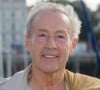 Gérard Klein installé dans une belle maison en banlieue parisienne
 
Photocall Gérard Klein pendant le 17ème festival de fiction TV de La Rochelle.