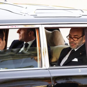 Emmanuel Macron et Mohammed VI, Roi du Maroc - Cérémonie d'accueil officielle du Président de la République, Emmanuel Macron et de Brigitte Macron sur la place Mechouar à Rabat au Maroc le 28 octobre 2024. © Dominique Jacovides/Bestimage 