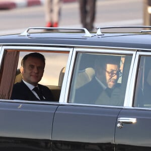 Emmanuel Macron et Mohammed VI, Roi du Maroc - Cérémonie d'accueil officielle du Président de la République, Emmanuel Macron et de Brigitte Macron sur la place Mechouar à Rabat au Maroc le 28 octobre 2024. © Dominique Jacovides/Bestimage 