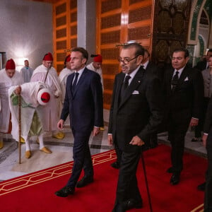 Cérémonie de signature d'accords entre le président de la République française Emmanuel Macron et la première dame Brigitte Macron et le roi Mohammed VI au palais royal à Rabat (Maroc), le 28 octobre 2024. © Ammar Abd Rabbo / Pool / Bestimage 