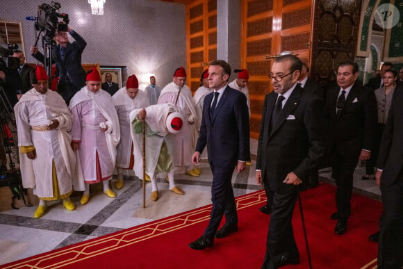 Cérémonie de signature d'accords entre le président de la République française Emmanuel Macron et la première dame Brigitte Macron et le roi Mohammed VI au palais royal à Rabat (Maroc), le 28 octobre 2024. © Ammar Abd Rabbo / Pool / Bestimage 