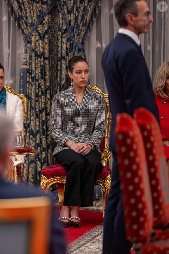 Cérémonie de signature d'accords entre le président de la République française Emmanuel Macron et la première dame Brigitte Macron et le roi Mohammed VI au palais royal à Rabat (Maroc), le 28 octobre 2024. © Ammar Abd Rabbo / Pool / Bestimage 