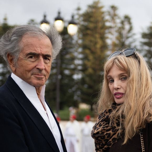 Bernard-Henri Lévy et sa femme, Arielle Dombasle - La délégation française et les personnalités accompagnant le président de la République Emmanuel Macron lors de sa visite d'Etat de trois jours au Maroc, le 28 octobre 2024. © Jeanne Accorsini / Pool / Bestimage 