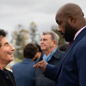 Jack Lang et le judoka, Teddy Riner - La délégation française et les personnalités accompagnant le président de la République Emmanuel Macron lors de sa visite d'Etat de trois jours au Maroc, le 28 octobre 2024. © Jeanne Accorsini / Pool / Bestimage 