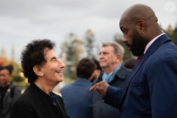 Jack Lang et le judoka, Teddy Riner - La délégation française et les personnalités accompagnant le président de la République Emmanuel Macron lors de sa visite d'Etat de trois jours au Maroc, le 28 octobre 2024. © Jeanne Accorsini / Pool / Bestimage 