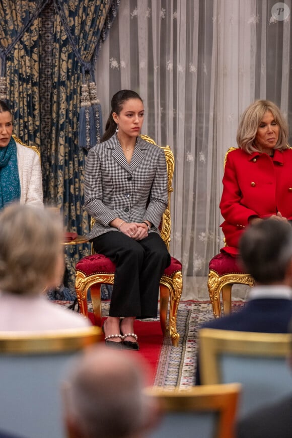 Cérémonie de signature d'accords entre le président de la République française Emmanuel Macron et la première dame Brigitte Macron et le roi Mohammed VI au palais royal à Rabat (Maroc), le 28 octobre 2024. © Ammar Abd Rabbo / Pool / Bestimage 