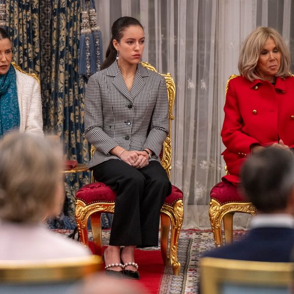 Cérémonie de signature d'accords entre le président de la République française Emmanuel Macron et la première dame Brigitte Macron et le roi Mohammed VI au palais royal à Rabat (Maroc), le 28 octobre 2024. © Ammar Abd Rabbo / Pool / Bestimage 