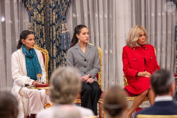 Cérémonie de signature d'accords entre le président de la République française Emmanuel Macron et la première dame Brigitte Macron et le roi Mohammed VI au palais royal à Rabat (Maroc), le 28 octobre 2024. © Ammar Abd Rabbo / Pool / Bestimage 