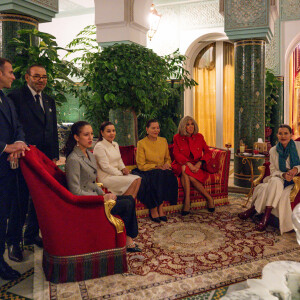 Le président de la République française Emmanuel Macron et la première dame Brigitte Macron reçus par le roi Mohammed VI en famille dans sa résidence privée près de Rabat, le 28 octobre 2024. © Ammar Abd Rabbo / Pool / Bestimage 